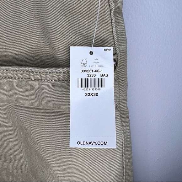 NWT NEW Old Navy Straight Leg Khaki Pants in Tan 32 x 30 - Picture 4 of 7
